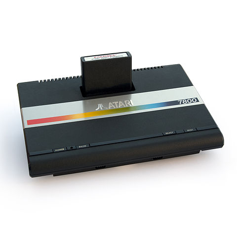 Atari_7800_with_cartridge